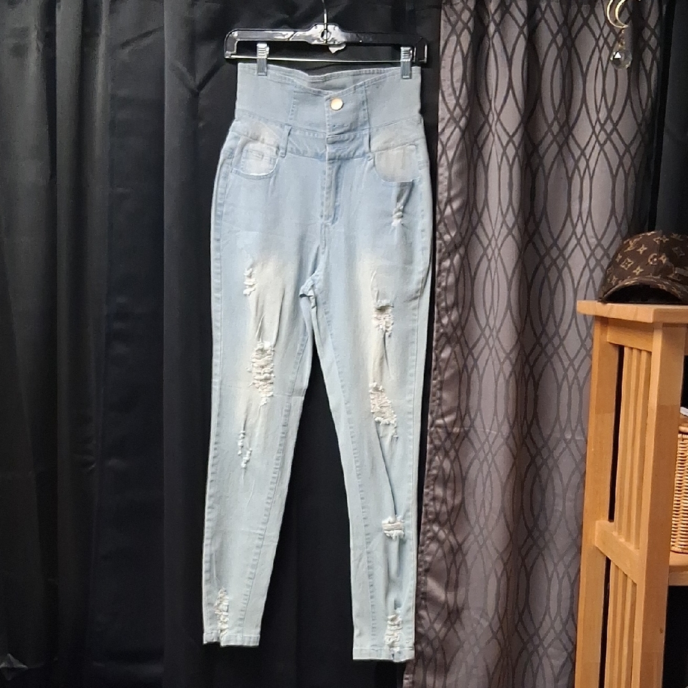 Stylish High-Rise Light Blue Jeans